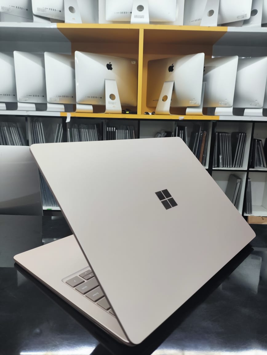 SURFACE LAPTOP 3 intel core  i5-1035G7(10TH GEN)13.5 TOUCHSCREEN DISPLAY 8GB RAM 256GB SSD