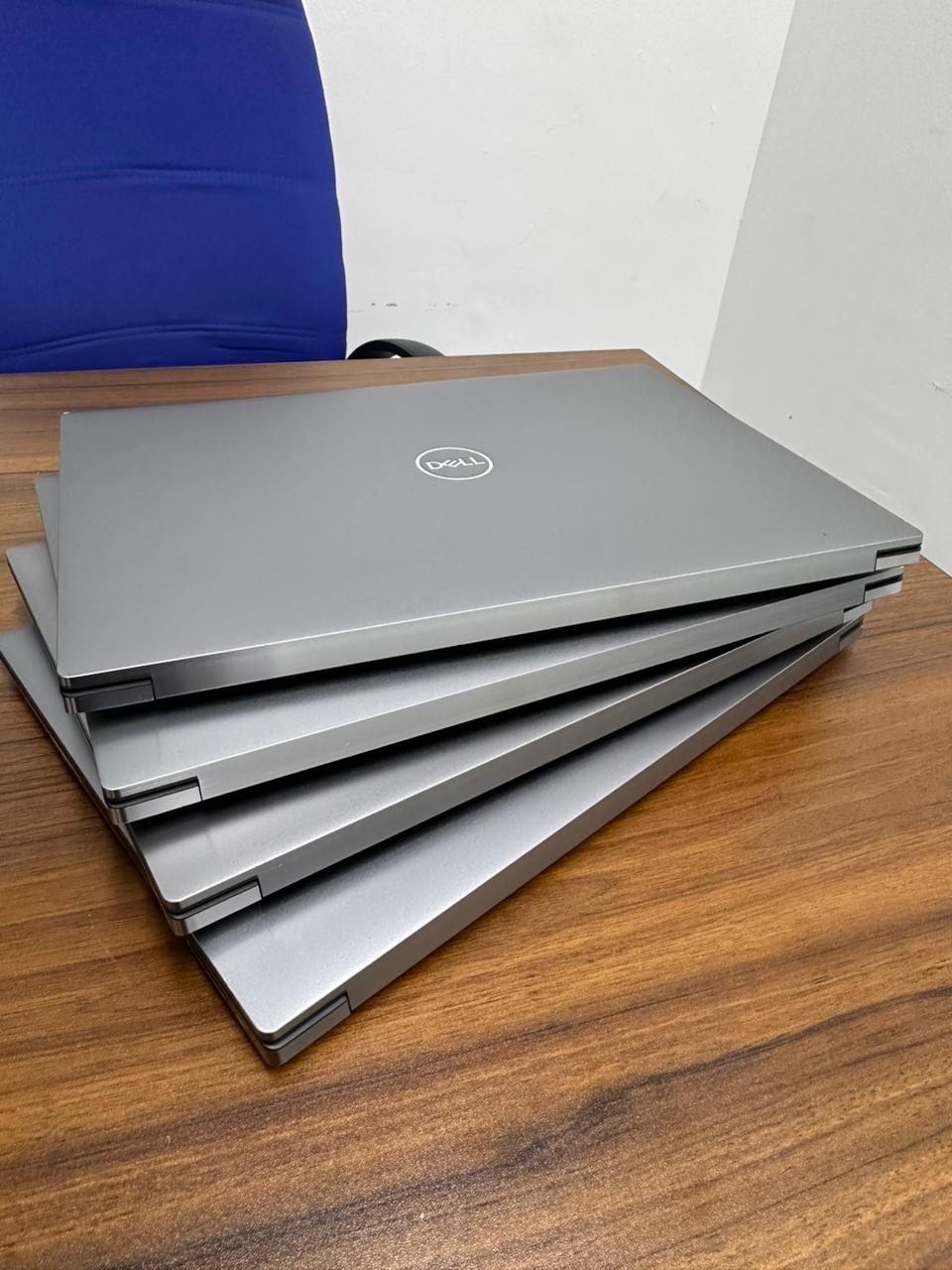 DELL PRECISION 5550 GAMING LAPTOP i7-10TH GEN WITH 4GB NVIDIA QUADRO T2000 MAX-Q DESIGN UPTO 64GB RAM 15.6 2K SCREEN