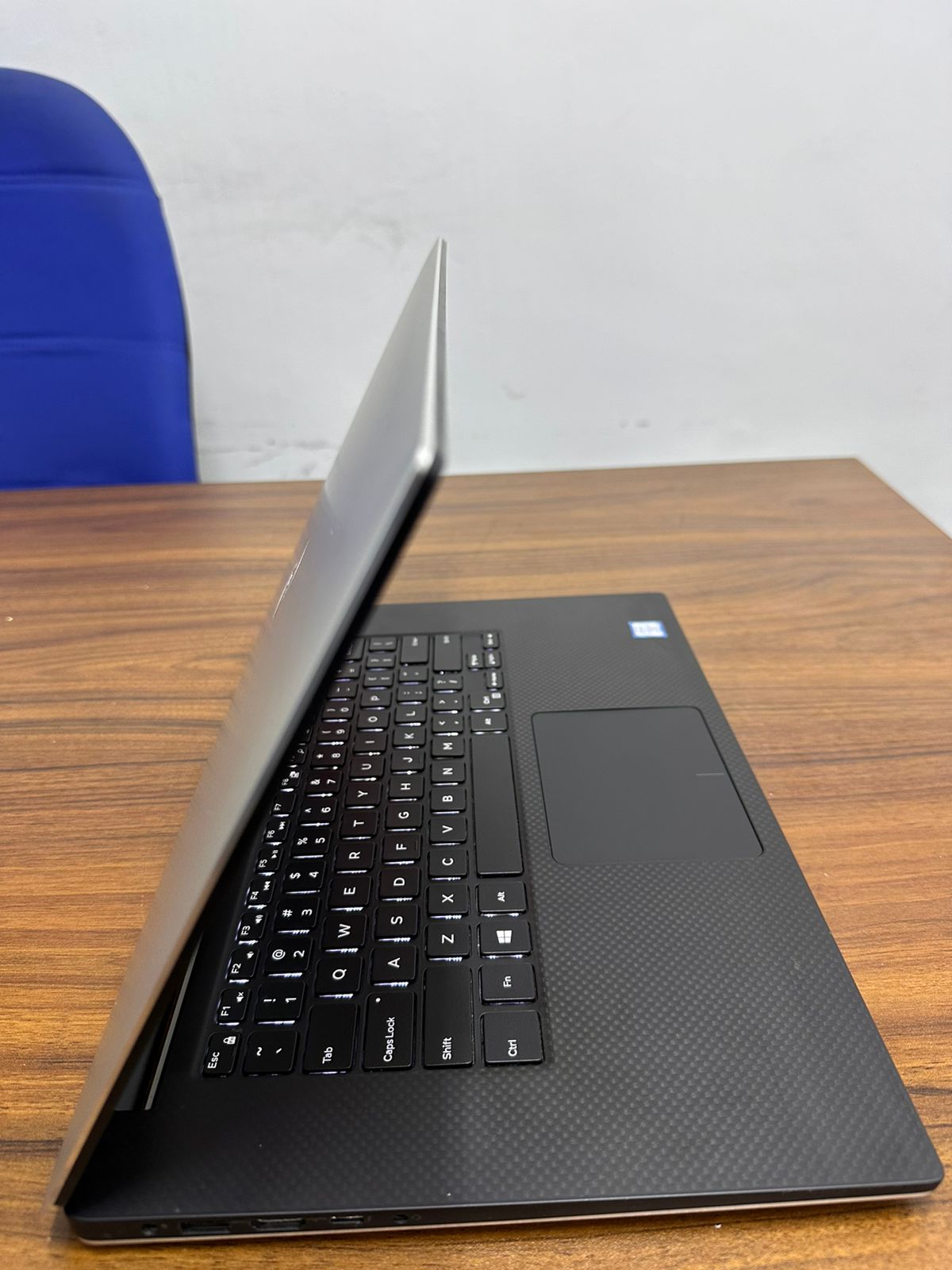 DELL PRECISION 5530 GAMING LAPTOP i7-8TH GEN WITH 4GB NVIDIA QUADRO P2000 GRAPHICS 16GB RAM 512GB SSD 15.6 FHD SCREEN