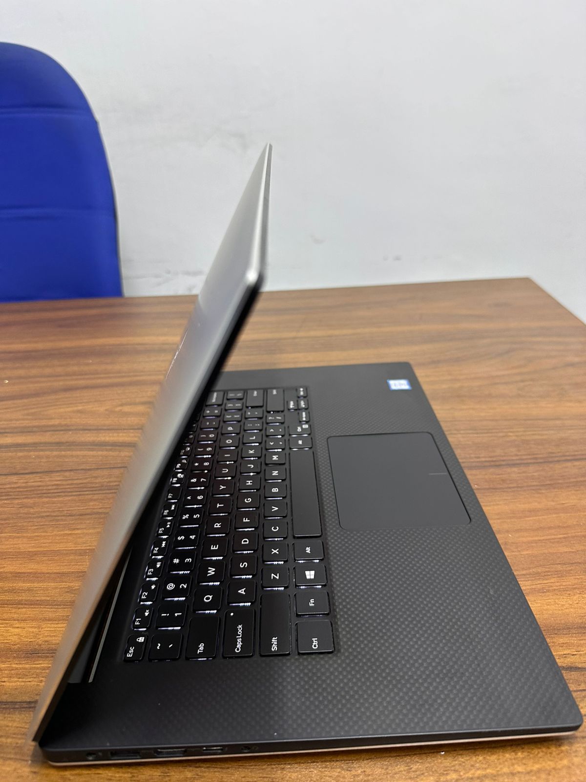 DELL PRECISION 5530 GAMING LAPTOP i7-8TH GEN WITH 4GB NVIDIA QUADRO P2000 GRAPHICS 16GB RAM 512GB SSD 15.6 FHD SCREEN