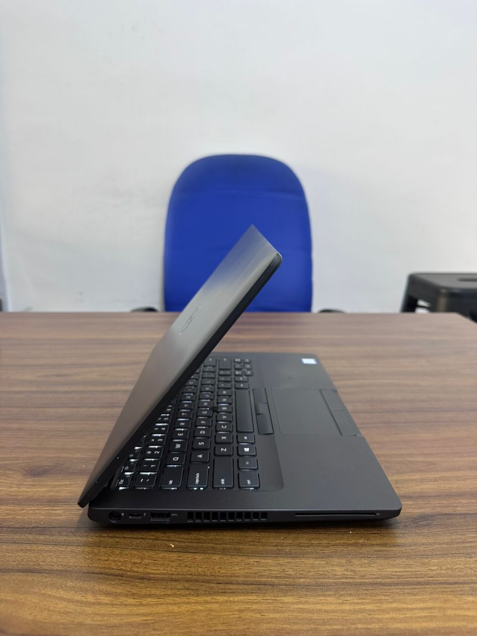 DELL LATITUDE 5401 GAMING LAPTOP i7-9GEN WITH MX150 2GB GRAPHIC UPTO 2TB SSD 14FHD SCREEN