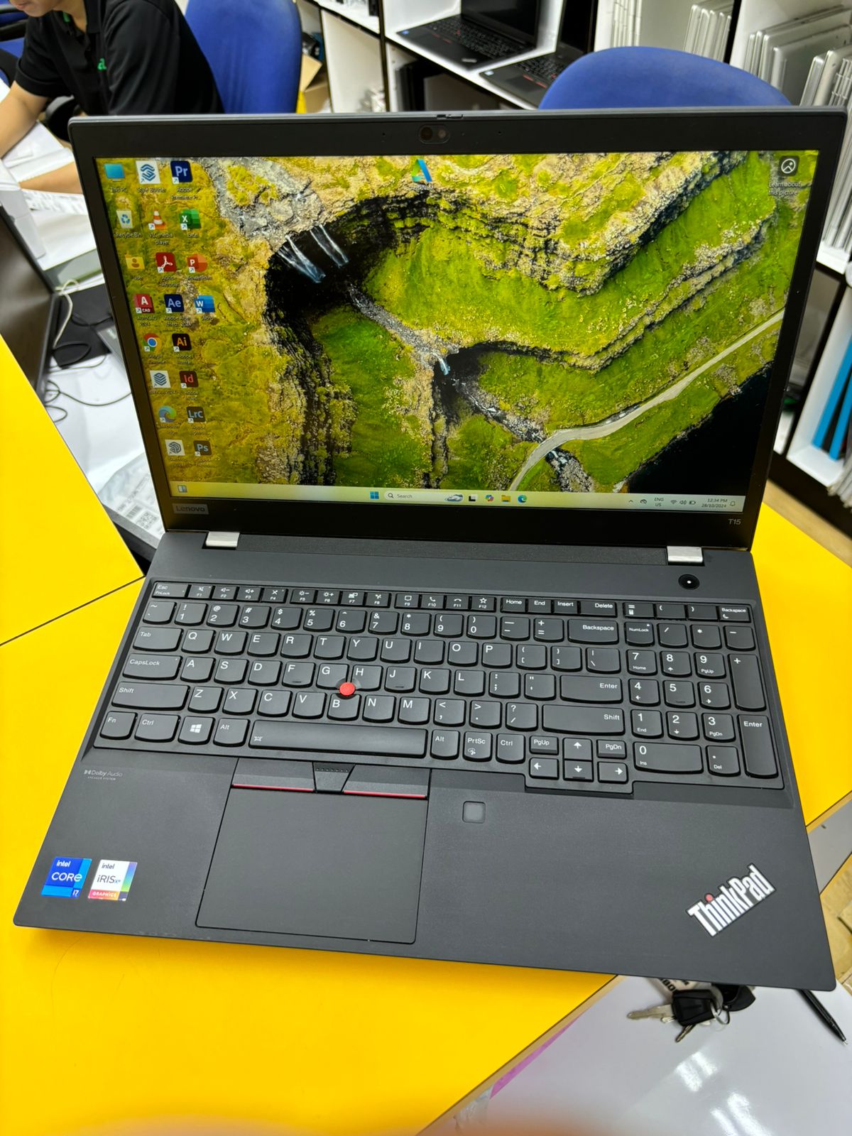 LENOVO THINKPAD T15 (GEN2) i7-11GEN 15.6 FHD DISPLAY UPTO 32GB RAM WINDOW 11PRO