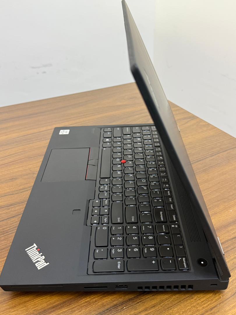 LENOVO THINKPAD P15 i7-10GEN 15.6 FHD IPS DISPLAY NVIDIA QUADRO T1000 4GB WINDOW 11PRO